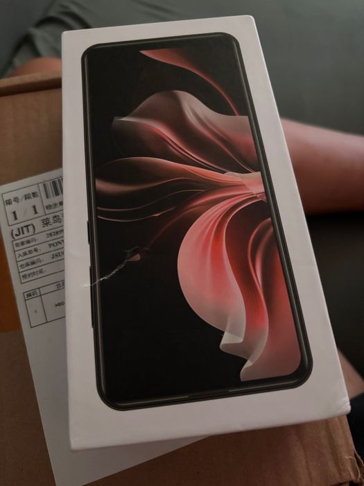 Telemóvel completamente novo
