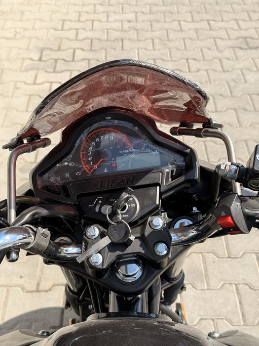 Мотоцикл  Lifan kp200