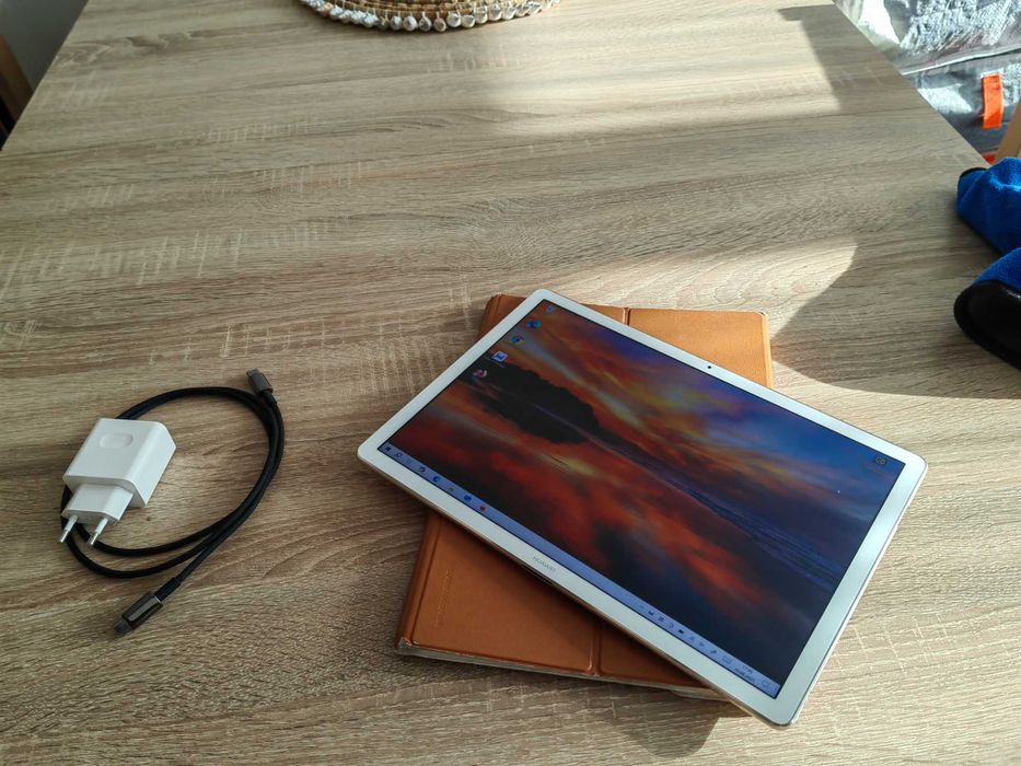 Huawei MateBook laptop tablet Windows