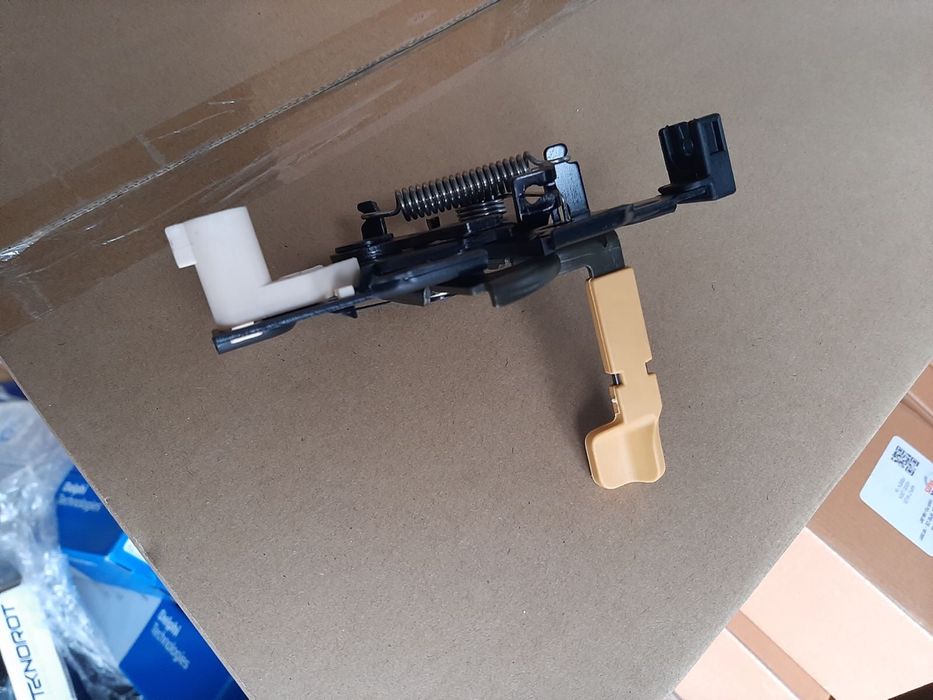 Ford fiesta mk7 петли капота