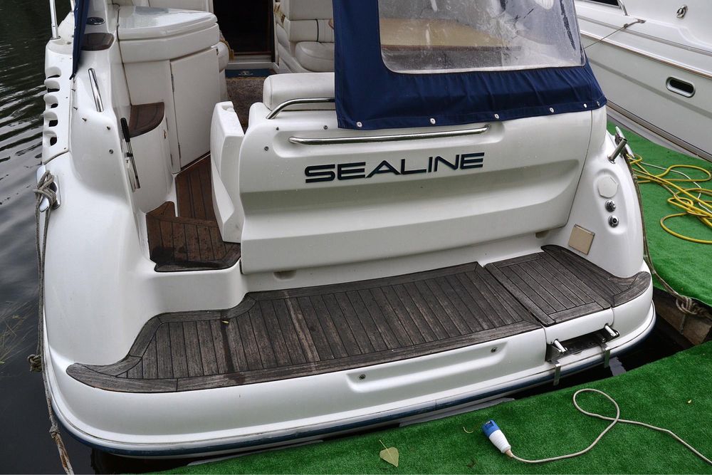 Яхта Sealine S28