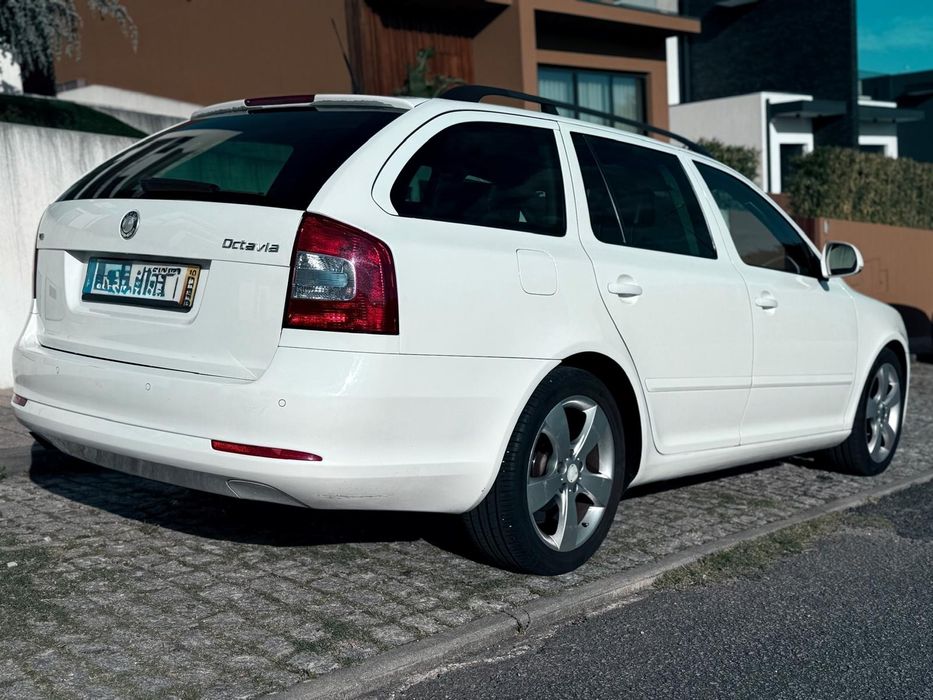 Skoda Octavia 1.6 TDi Poucos Km Nacional