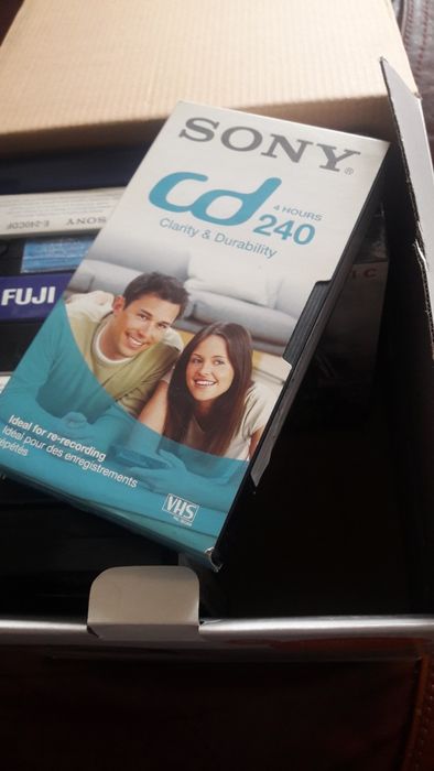 Відеокассети для відеомагнітофонів.