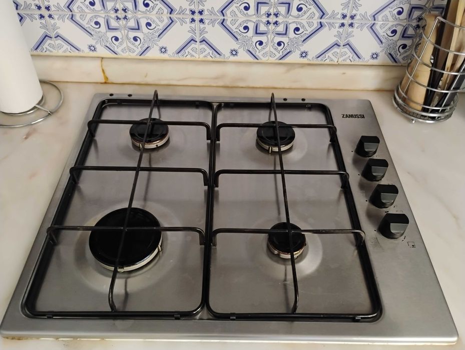 Placa de fogão a gás em bom estado