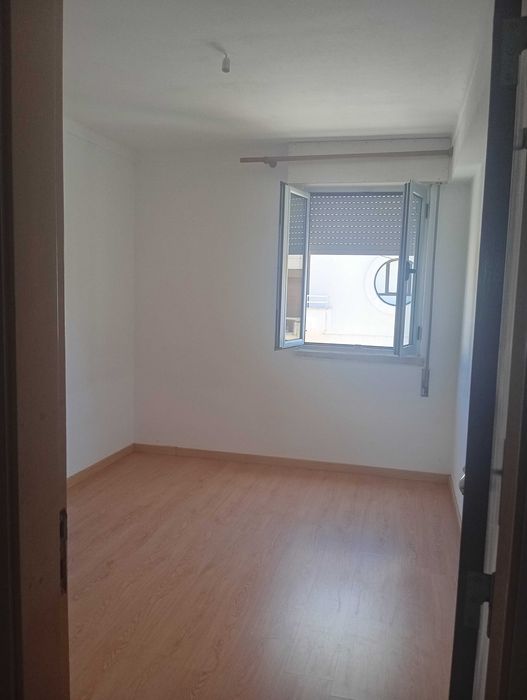 Arrenda-se apartamento T4 no centro da vila de Condeixa-a-Nova