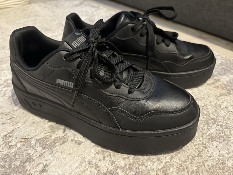 Продам майже нові кросівки Puma