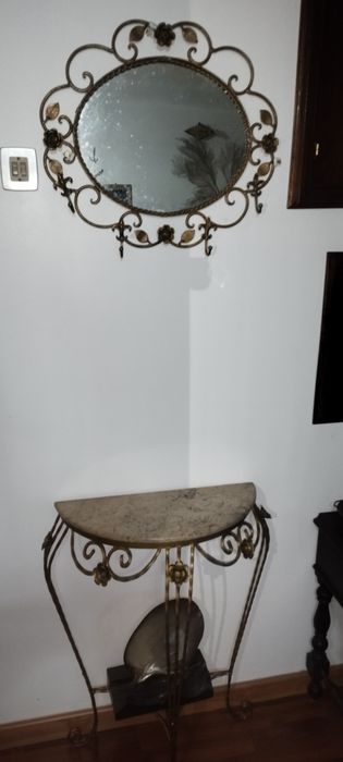 Credencia com espelho ferro