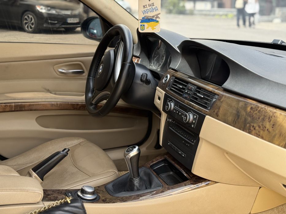 Продам BMW 3 E91