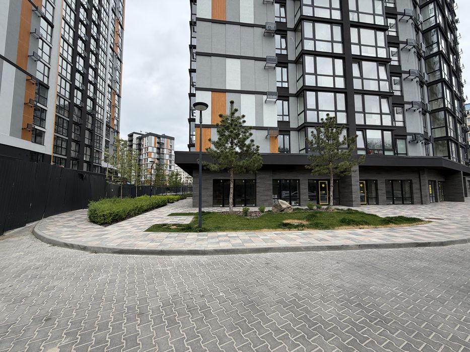Оренда комерційного примішення 21 кв.м в самому центрі Вишневого,ЖК Атмосфера