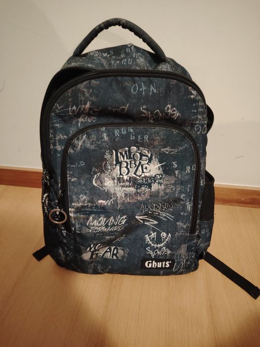 Mochila escolar da Ghuts