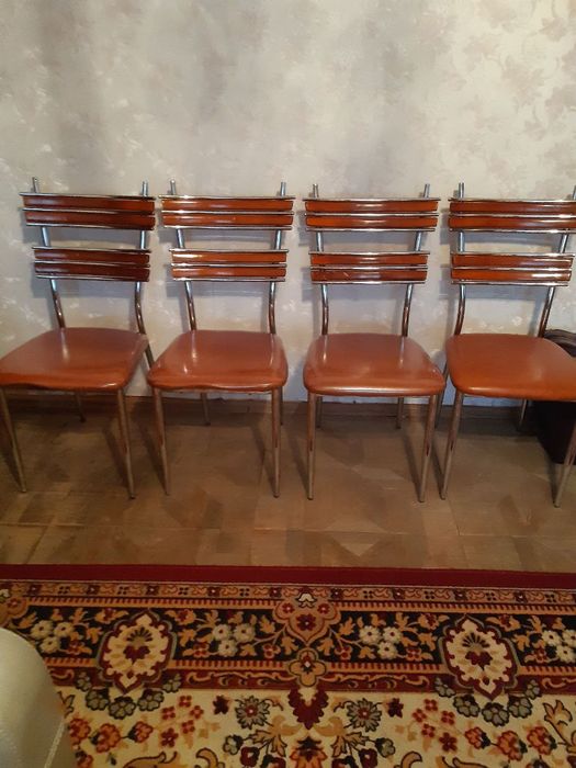 Стільці на кухню