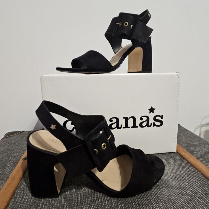 Sandálias pretas Cubanas Nº 40