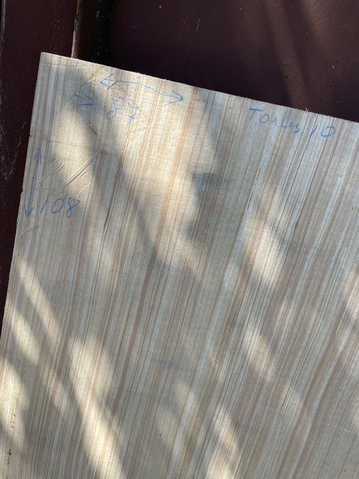 Фанера технічна, залишки 108х87х8, 139х87х7