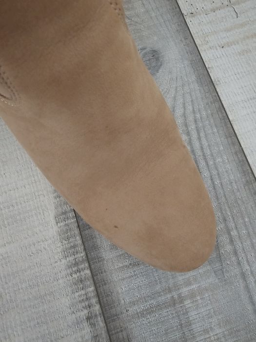 Beżowe skórzane botki Lasocki
