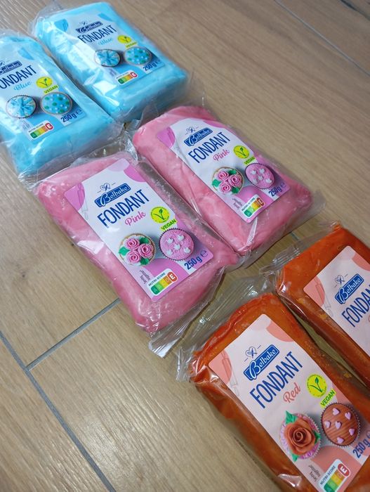 Lukier plastyczny, masa cukrowa 1,5 kg 6x250 g