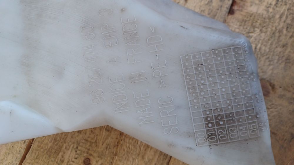 Depósito limpa vidros com motor Peugeot 206