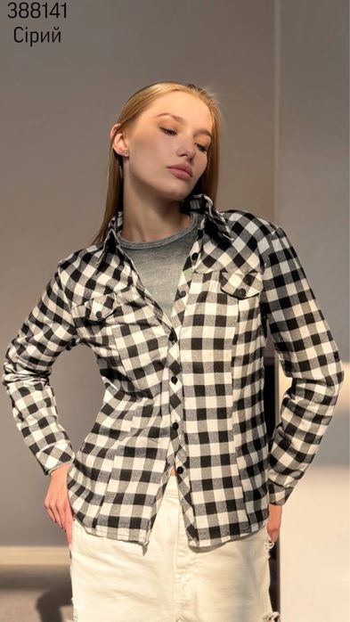 Сорочка жіноча, червоного кольору