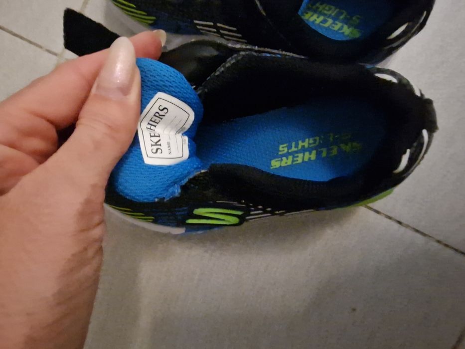 Ténis skechers com luzes