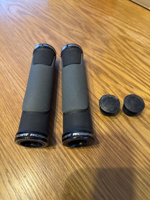 Chwyty kierownicy Accent Comet Pro 3D