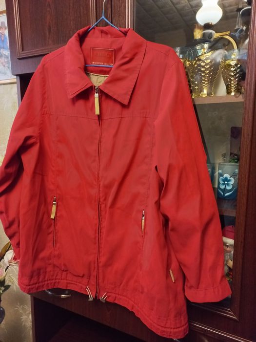 Ветровка женская