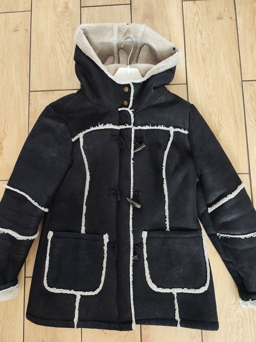 Kożuszek z kapturem C&A