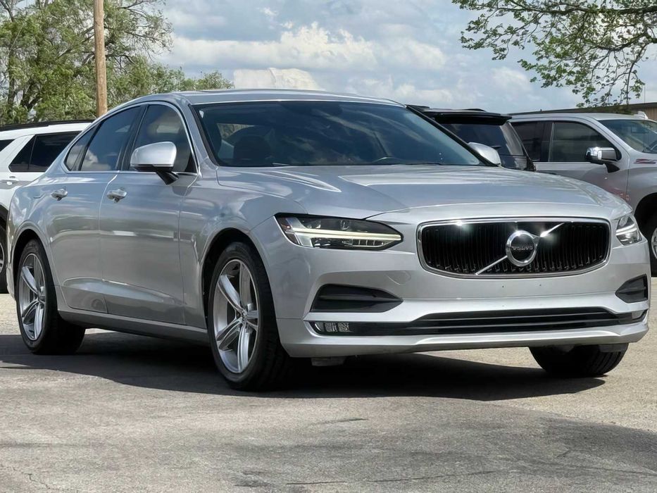 Volvo S90      2017