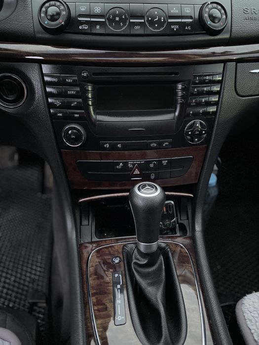 Mersedes -Benz E-Class 211