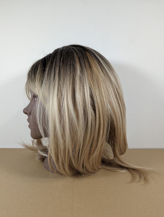 Peruka damska grzywka ombre blond pasemka ok 35 cm proste włosy