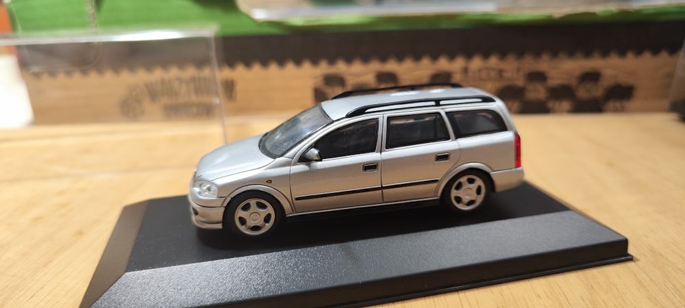 Opel Astra 1:43 schuco