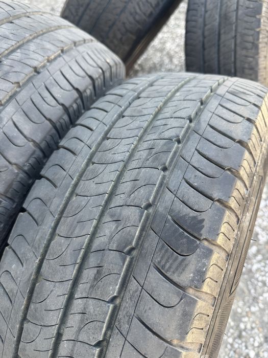 Pneus Goodyear * 215 70 r15 * Autocaravana