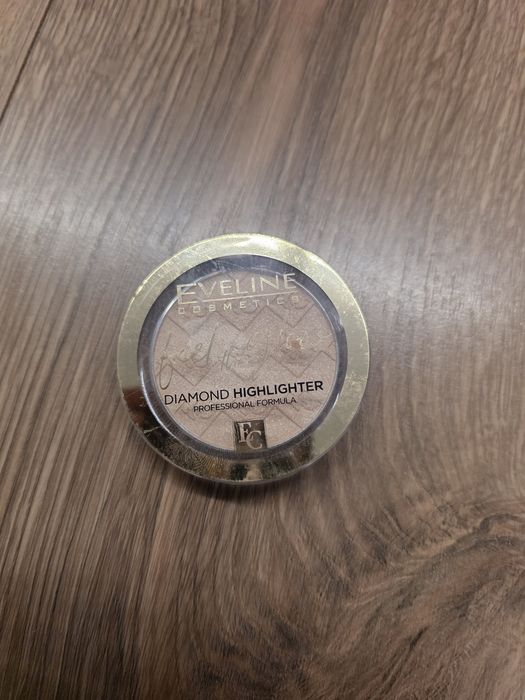 Rozświetlacz eveline