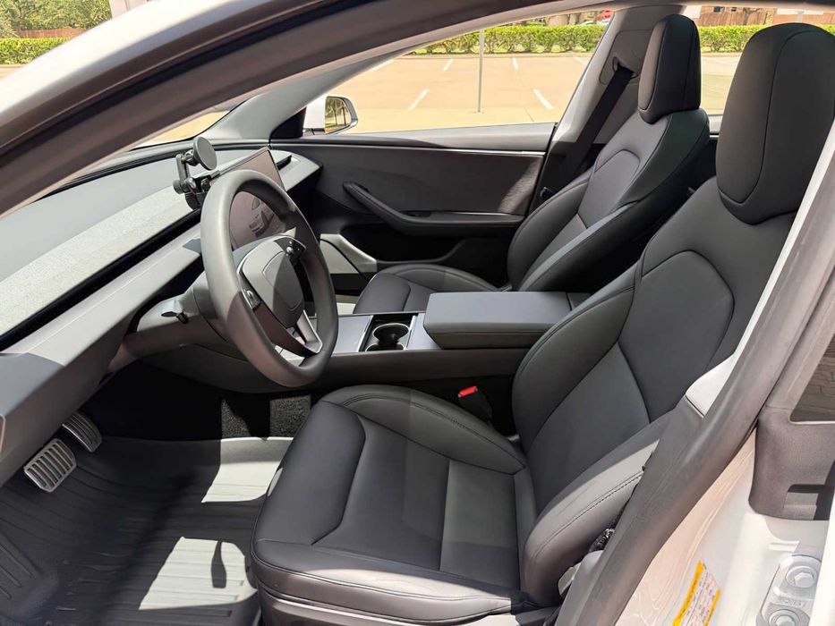 Tesla Model 3      2026