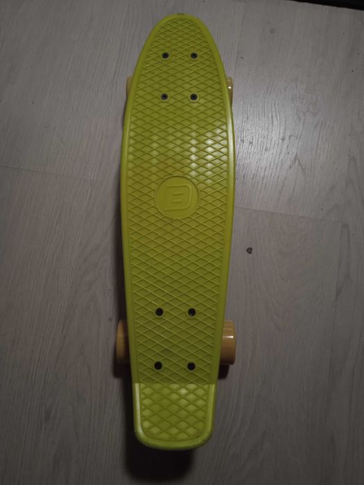 Deskorolka zielona alterson battery charger skateboard