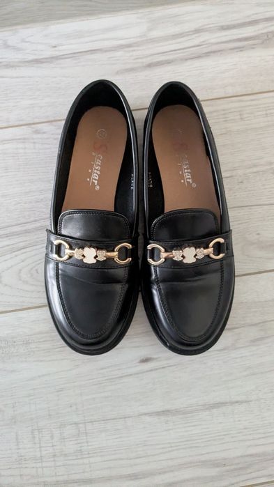 Czarne loafersy mokasyny z ozdobną klamrą Seastar 37