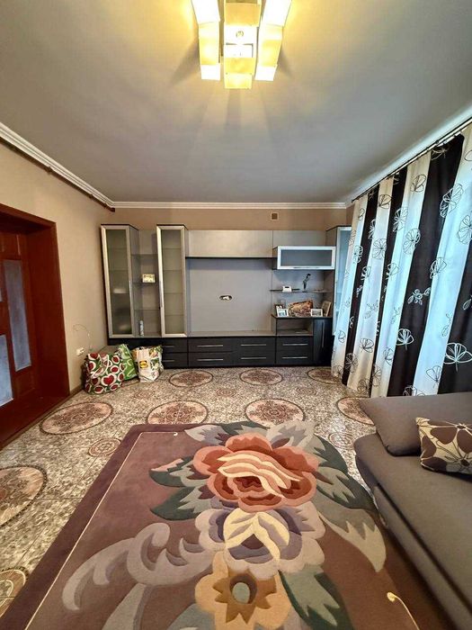 Продається добротний будинок біля лісу в селі Драчинці