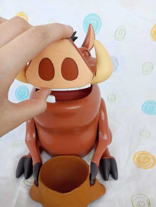 Pumba siesta do Rei leão