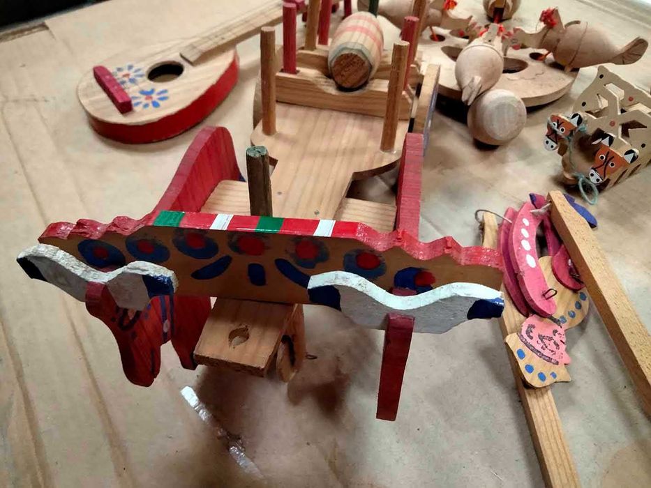 Brinquedos em Madeira