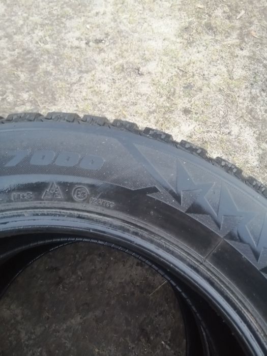Продам зимнюю резину Bridgestone