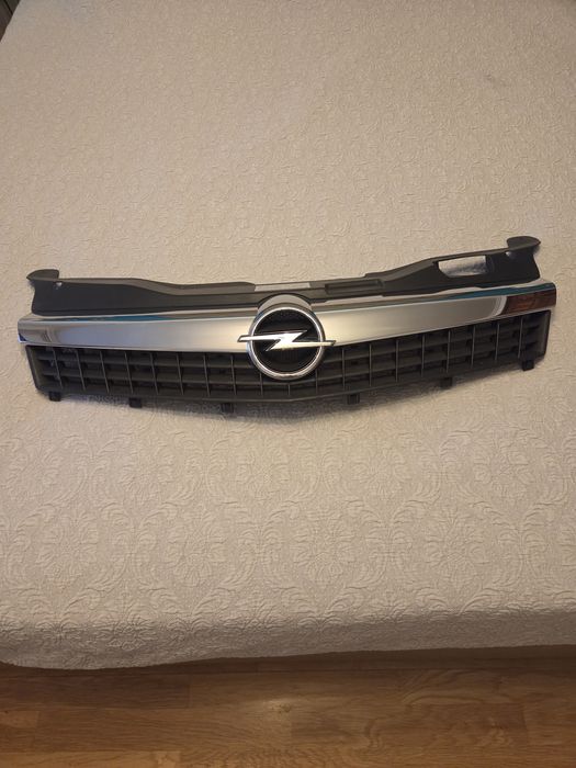 Grelha Frontal Opel Astra H GTC Fase 2