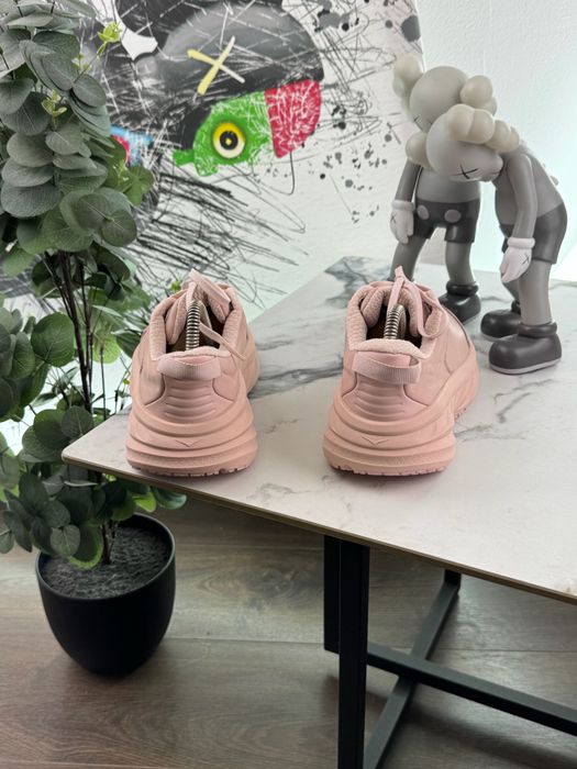 Кросівки Hoka Bondi SR 38.5 розмір Е15465