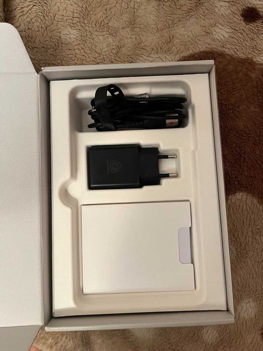 Планшет Prestigio Q Mini 4137 7'' 1/16GB 4G Black