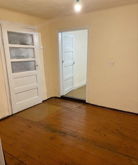 Будинок та 8 сотин землі