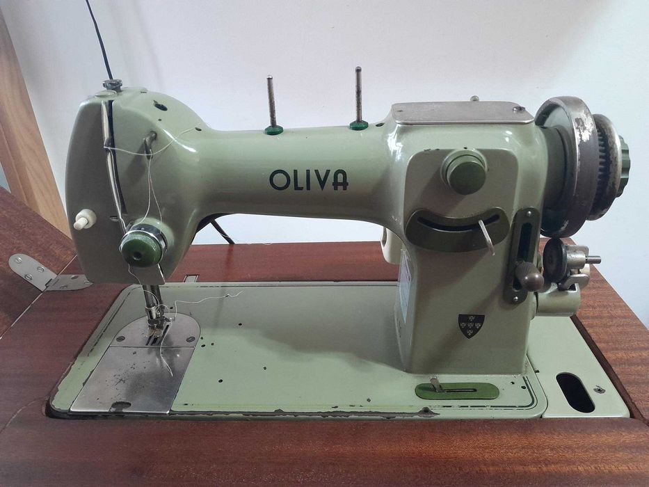 Máquina de costura Oliva CL50