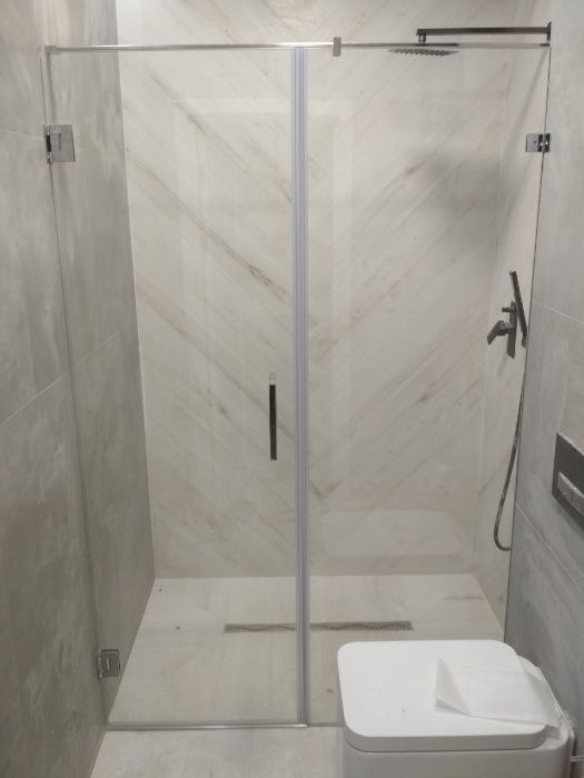 Душові кабіни, двері в душ, шторки на ванну. Перегородки для душу.