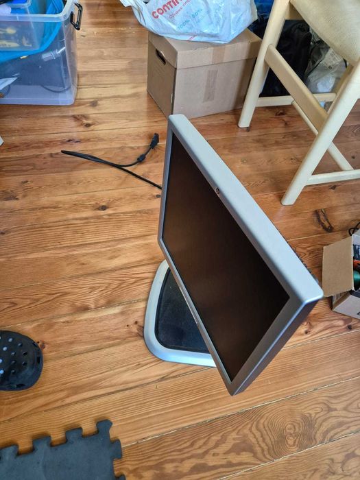 HP Monitor with VGA Input64283901367042120