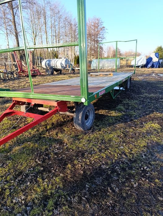 Przyczepa laweta do słomy dłużyca do bel