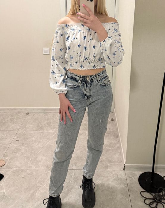 Топ з квітковим принтом