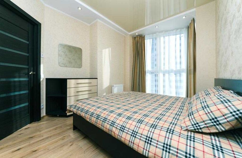 Стильна квартира. При відключенні світла - ліфти працюють, вода є.