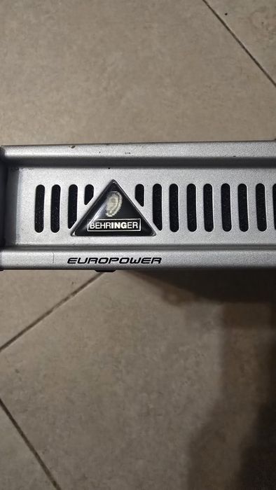Amplificador Behringer EPQ450