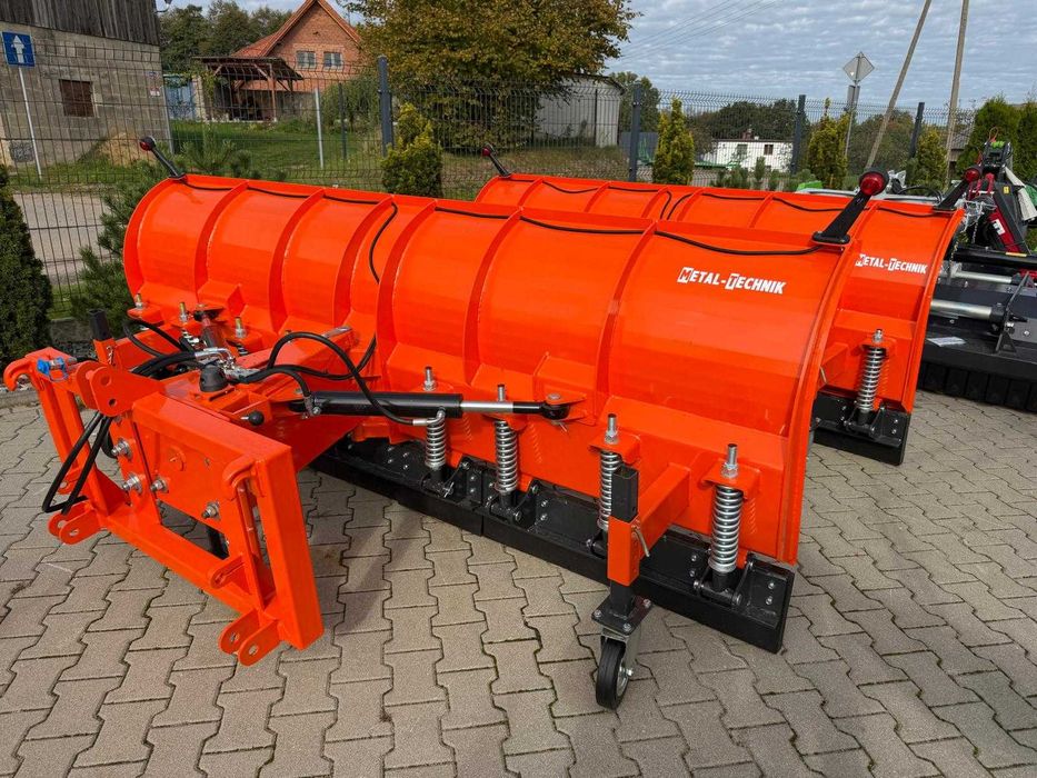 Pług do śniegu Pług śnieżny Metal-Technik komunalny 2,6 m 3,0 m kółka